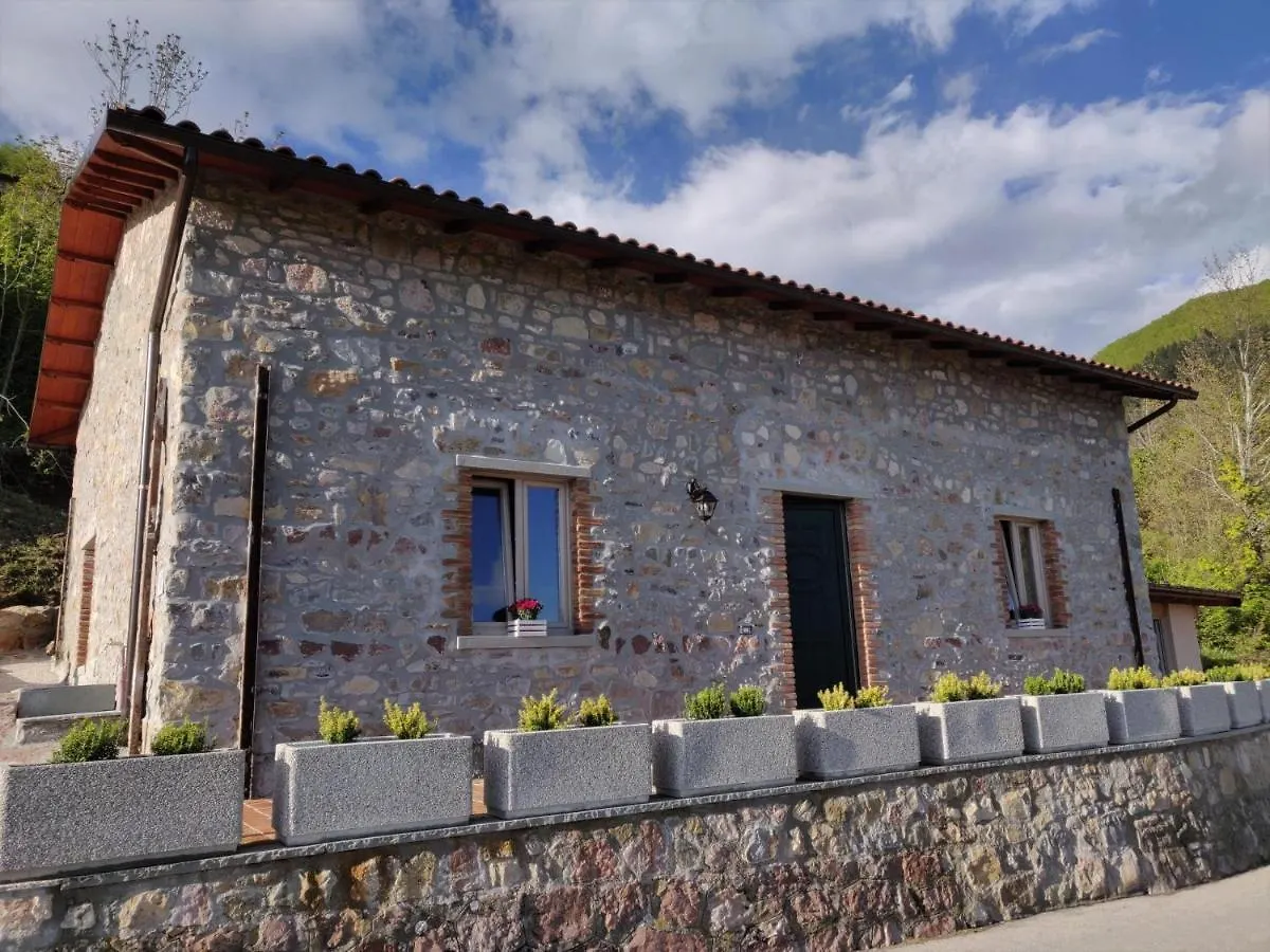 Agriturismo La Vecchia Scuola Villa Sassorosso 0*,  Olaszország